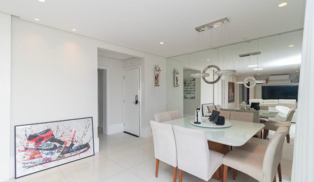 Vende-se Apartamento 03 dormitórios no Jardim Avelino com 02 vagas e lazer