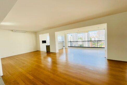 Vende-se Apto de 03 suítes e 04 vagas e área de lazer na Vila Madalena