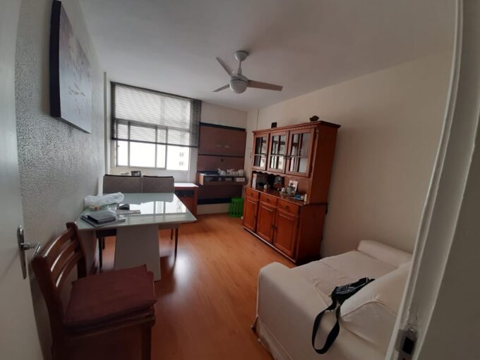 Vende-se Apartamento 02 dorm. na Aclimação