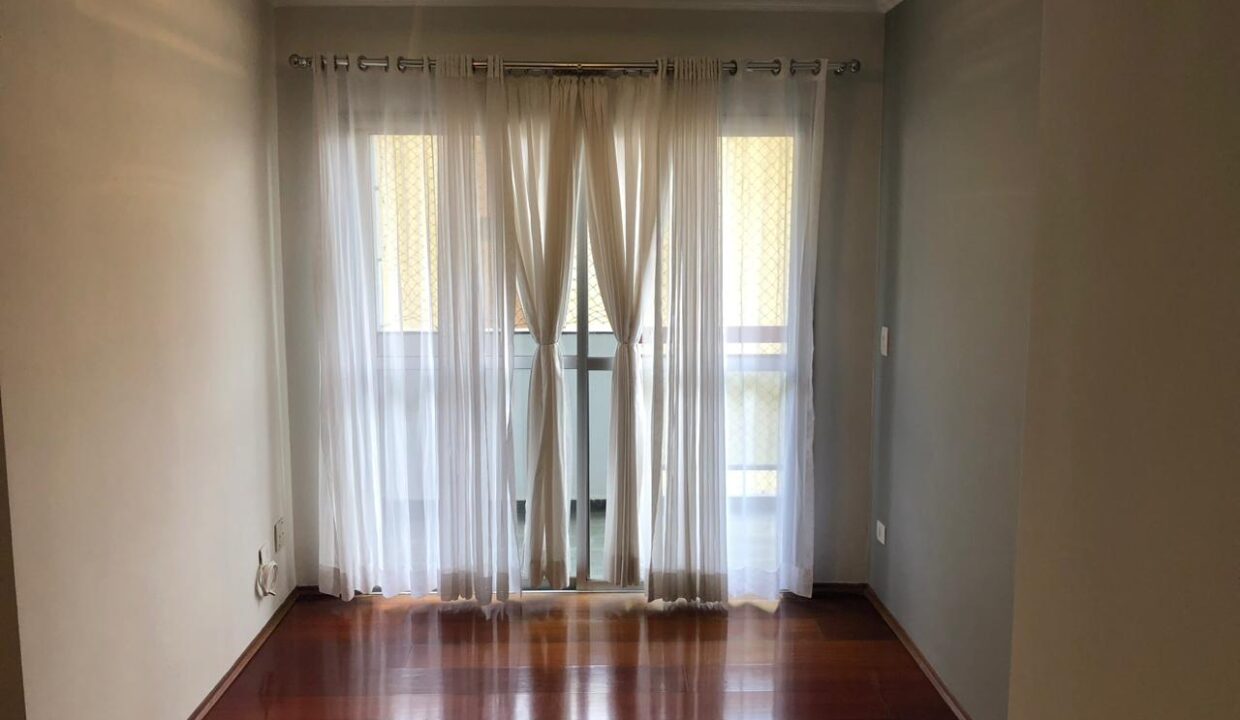 Vende-se Apartamento 02 dormitórios na Vila Olímpia com vaga