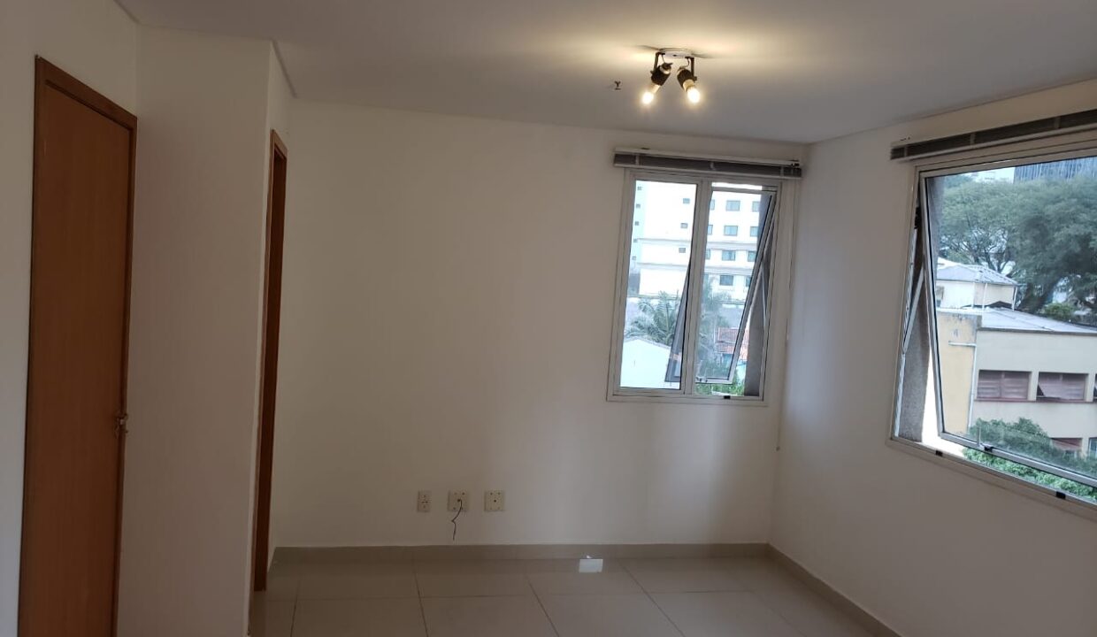 Vende-se Sala Comercial com vaga na Bela Vista