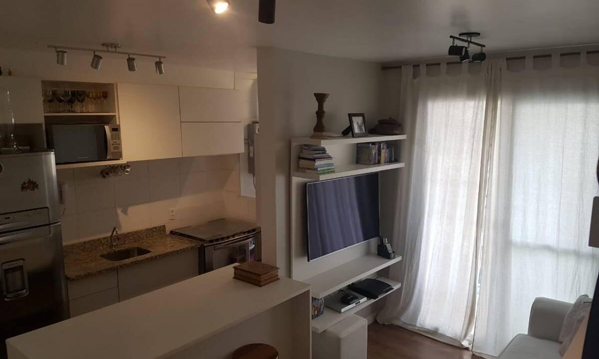 Vende-se Apartamento de 02 dorm. no Parque Morumbi com vaga e lazer