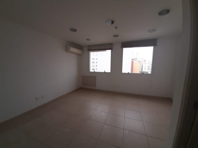 Vende-se Sala Comercial com vaga na Bela Vista